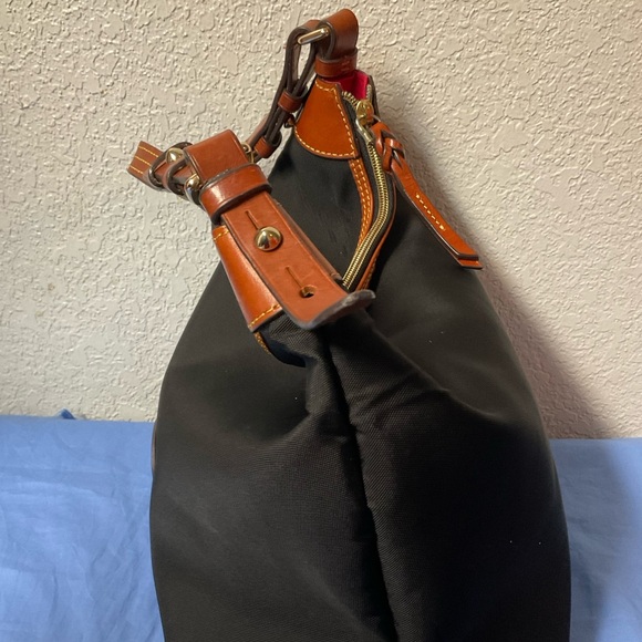 Dooney & Bourke Elegant Black and Brown Women's Bag - Picture 3 of 10